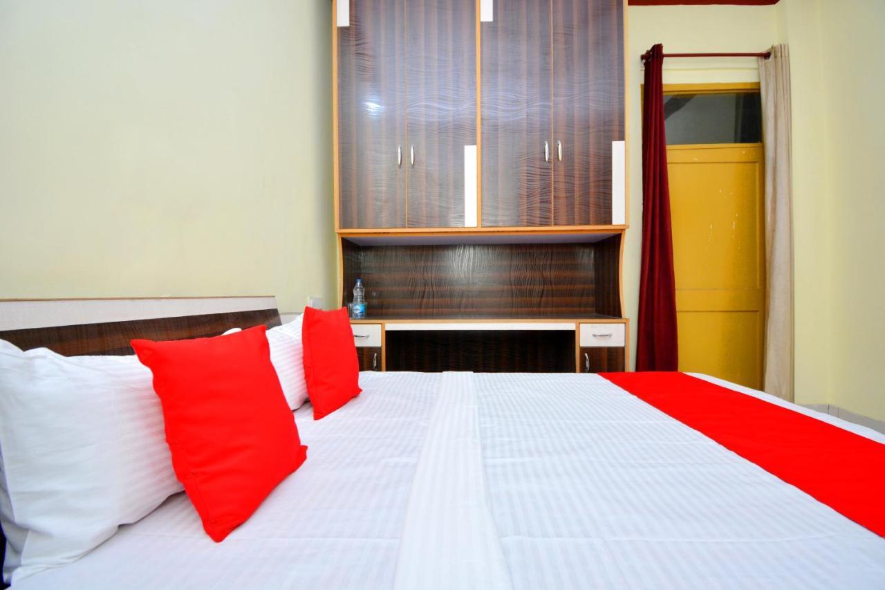 Oyo 40306 White House Hotel Jalandhar Bagian luar foto