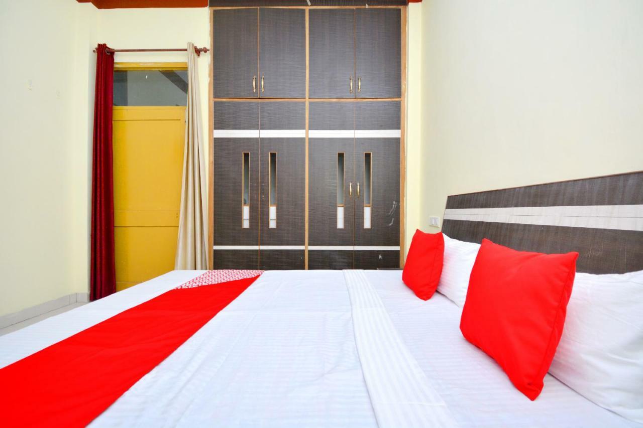 Oyo 40306 White House Hotel Jalandhar Bagian luar foto